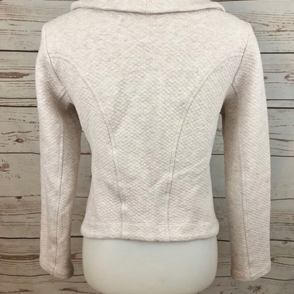 Cabi Quilted Oatmeal Asymmetrical Zip Jacket - Picture 3 of 7